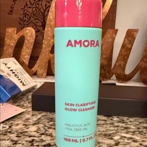 AMORA Skin Clarifying Glow Cleanser - Pink and Mint